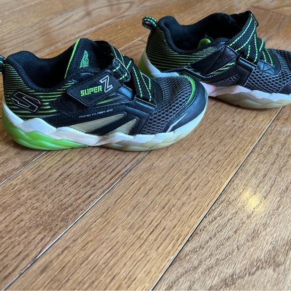 Skechers boys light shoes  Super Z size12.5 - Picture 2 of 11